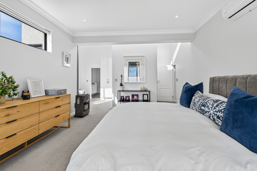 To Let 4 Bedroom Property for Rent in Camps Bay Western Cape